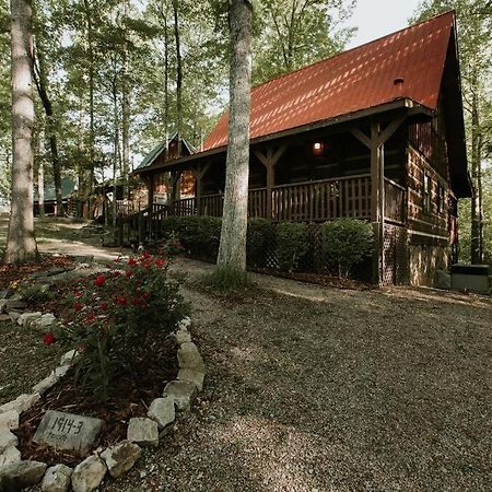 Southern Oak Cabin - Newly Remodeled - Close To All Attractions Sevierville Kültér fotó