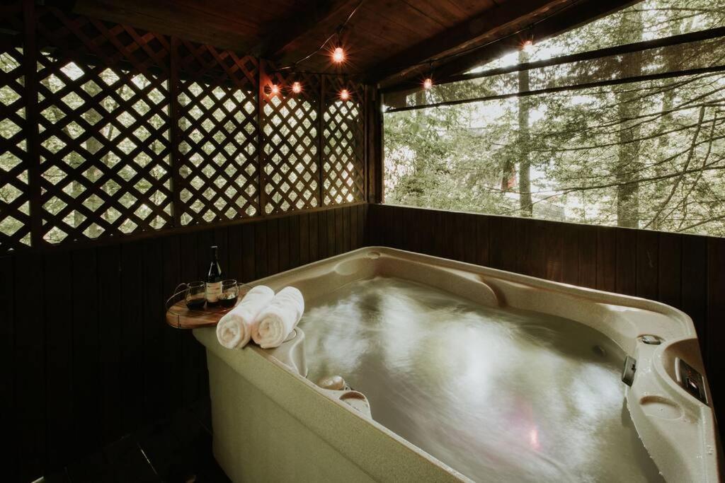Southern Oak Cabin - Newly Remodeled - Close To All Attractions Sevierville Kültér fotó